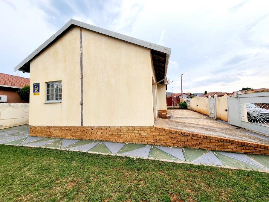 3 Bedroom Property for Sale in Geelhoutpark North West